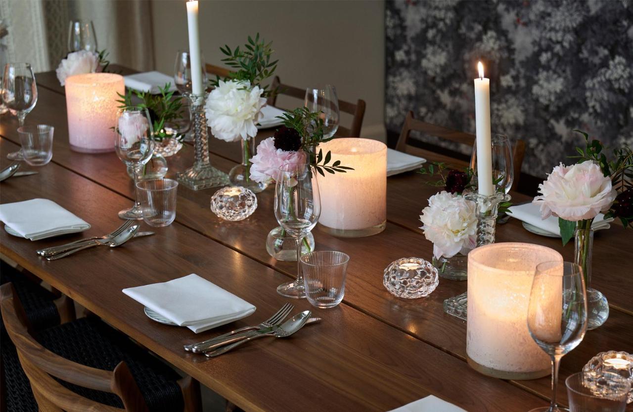 Villa Dagmar ストックホルム エクステリア 写真 A table set for a dinner party
