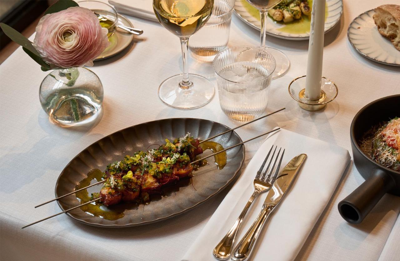Villa Dagmar ストックホルム エクステリア 写真 A table setting at the restaurant