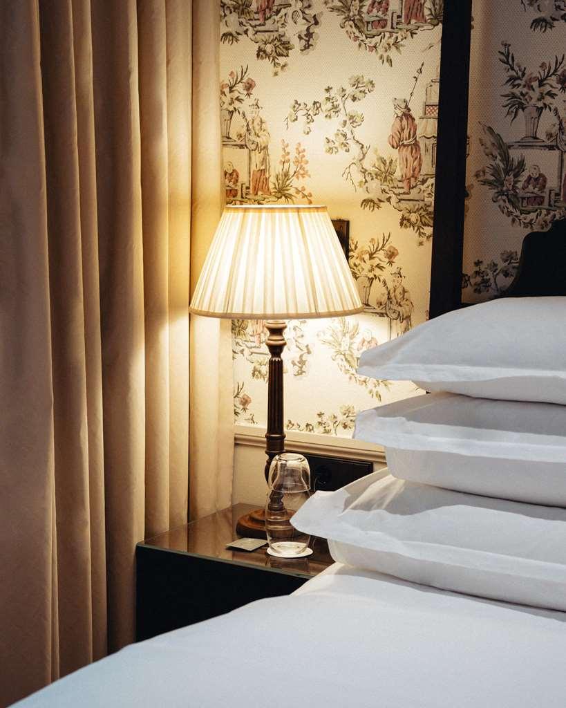 Villa Dagmar ストックホルム 部屋 写真 A pleated lampshade