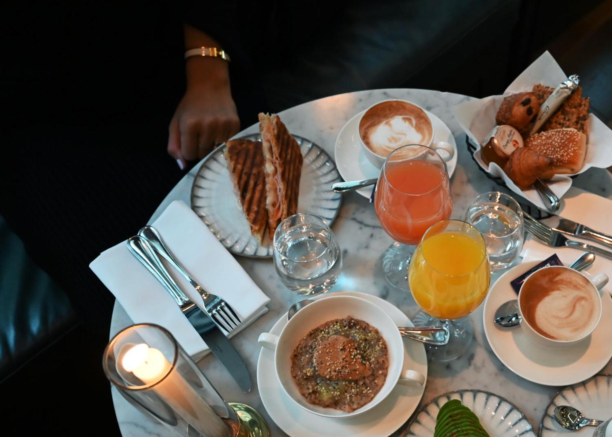 Villa Dagmar ストックホルム エクステリア 写真 A typical breakfast at the restaurant